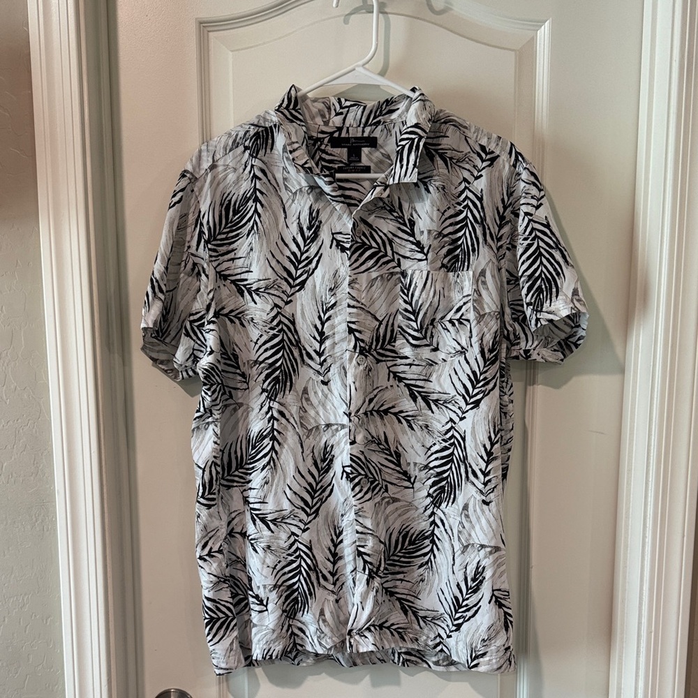 Marc Anthony Monochrome Leaf Pattern Shirt / A34